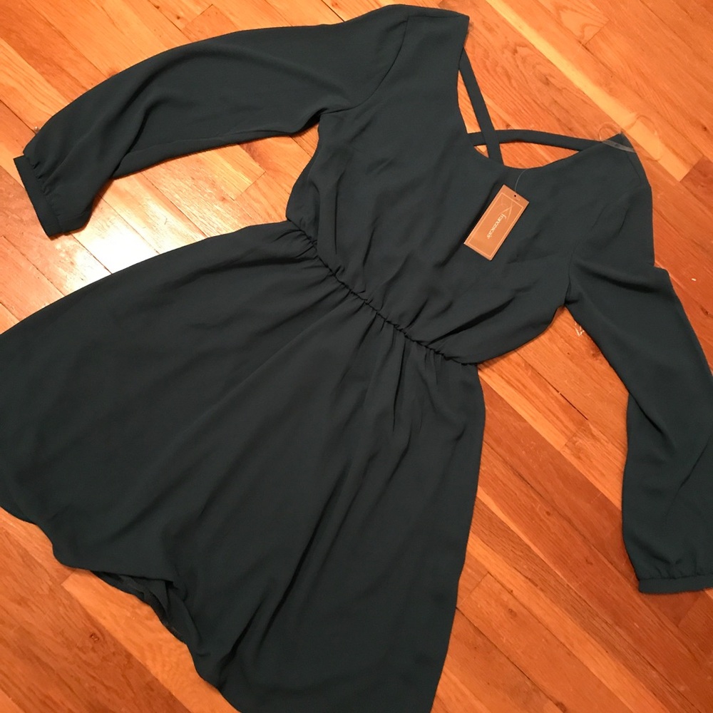 Green long sleeve dress